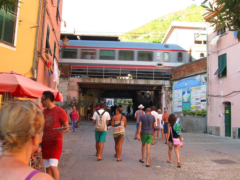 Vernazza Train Station (Cinque Terre) Guide ItaliaRail